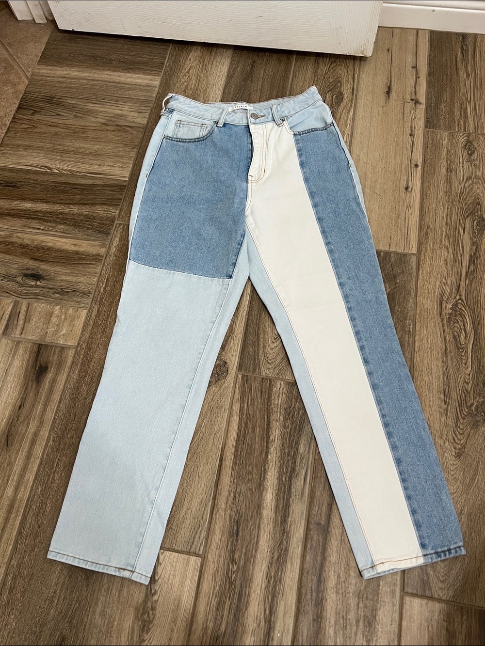 PacSun Colorblock Straight-Leg Jeans in Light Blue & White - Mom Jean size 26